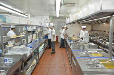 庖丁解牛與運(yùn)籌帷幄 揭秘現(xiàn)代廚師工作與餐飲企業(yè)管理之道